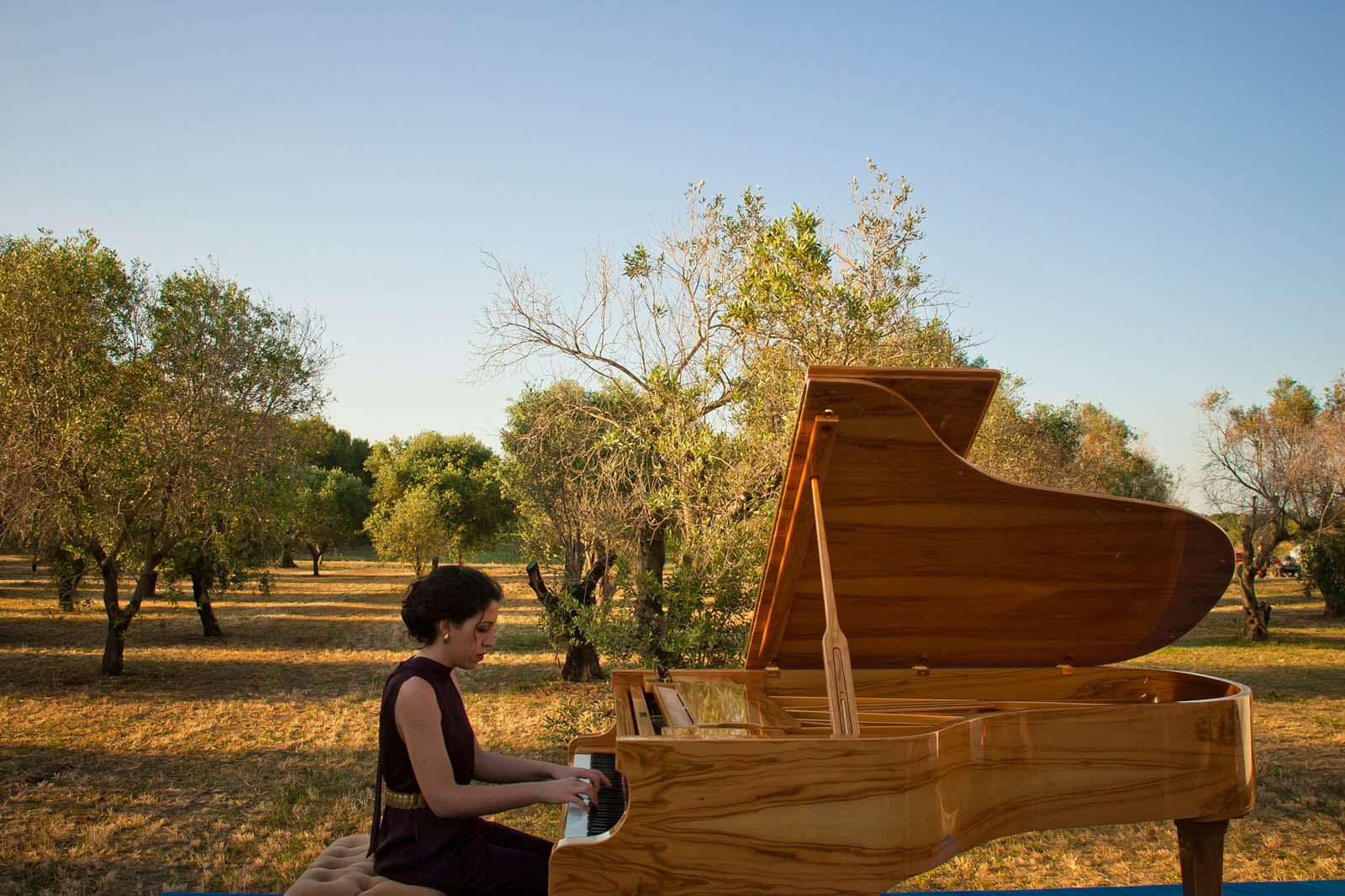 Beatrice Rana - piano in legno d'olivo